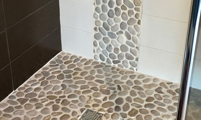 Mosaïque de galets pour carrelage mosaïque réseau Uni Noir brillant avec blanc Céramique Drops Pebbles Bain ou la cuisine miroir mural WC 