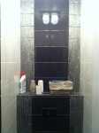 imatra_noir - Dimensions : 200 x 450
WP04 - Dimensions : 300 x 300

Salle de bain effectuée avec de l' imatra noir, faience pour salle de bains et cuisines, associée avec de la mosaique de verre WP04.